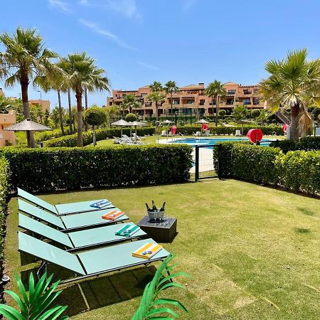 Casares Beach Golf Apartment With Private Garden Direct Pool Access Zewnętrze zdjęcie