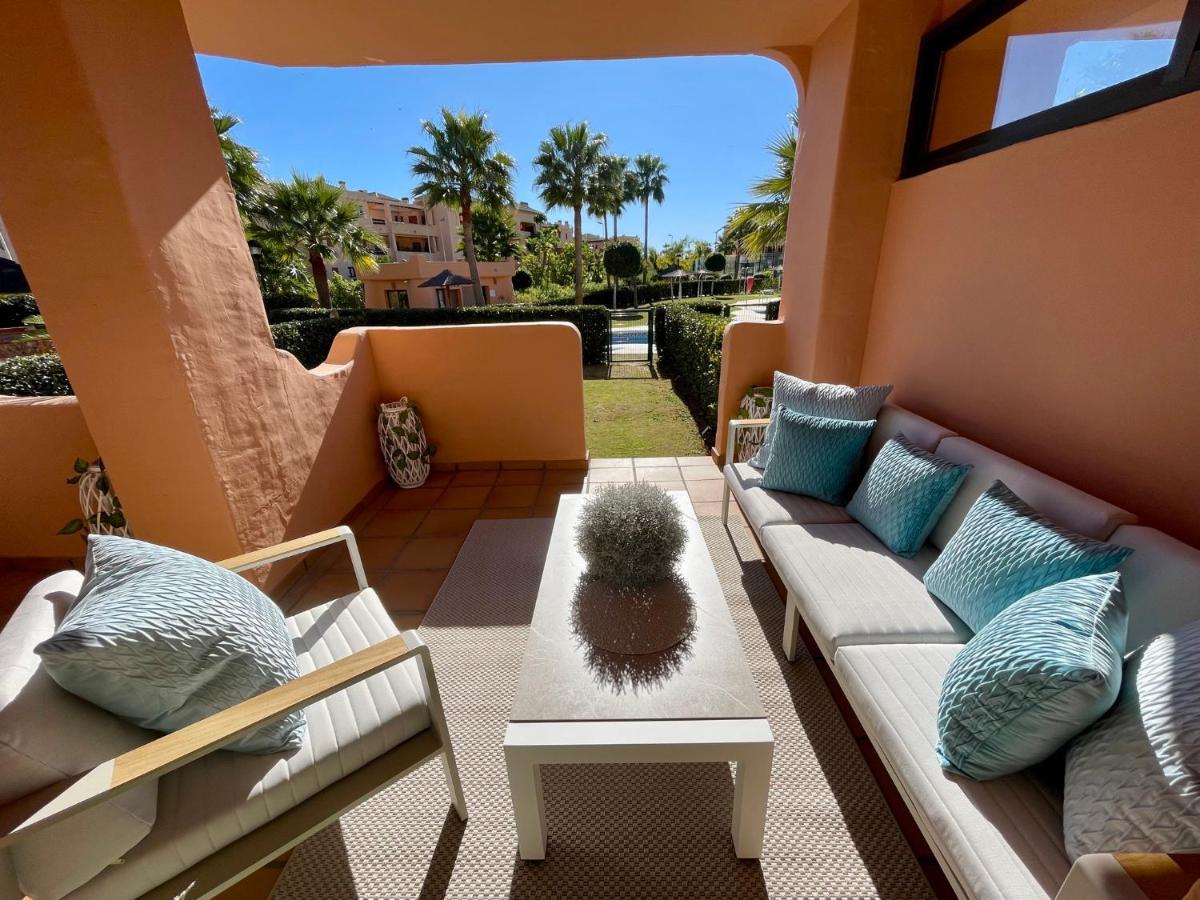 Casares Beach Golf Apartment With Private Garden Direct Pool Access Zewnętrze zdjęcie