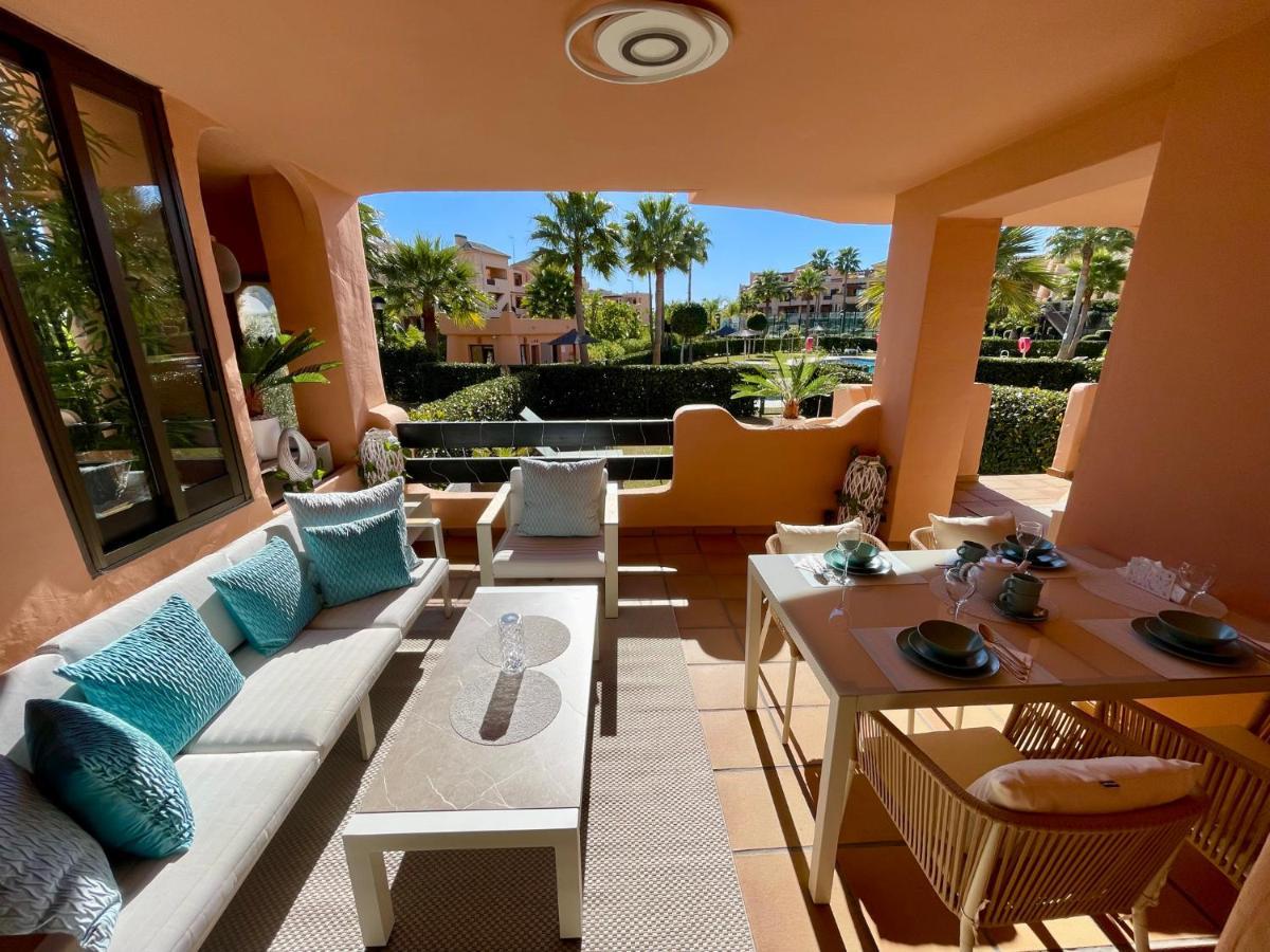 Casares Beach Golf Apartment With Private Garden Direct Pool Access Zewnętrze zdjęcie