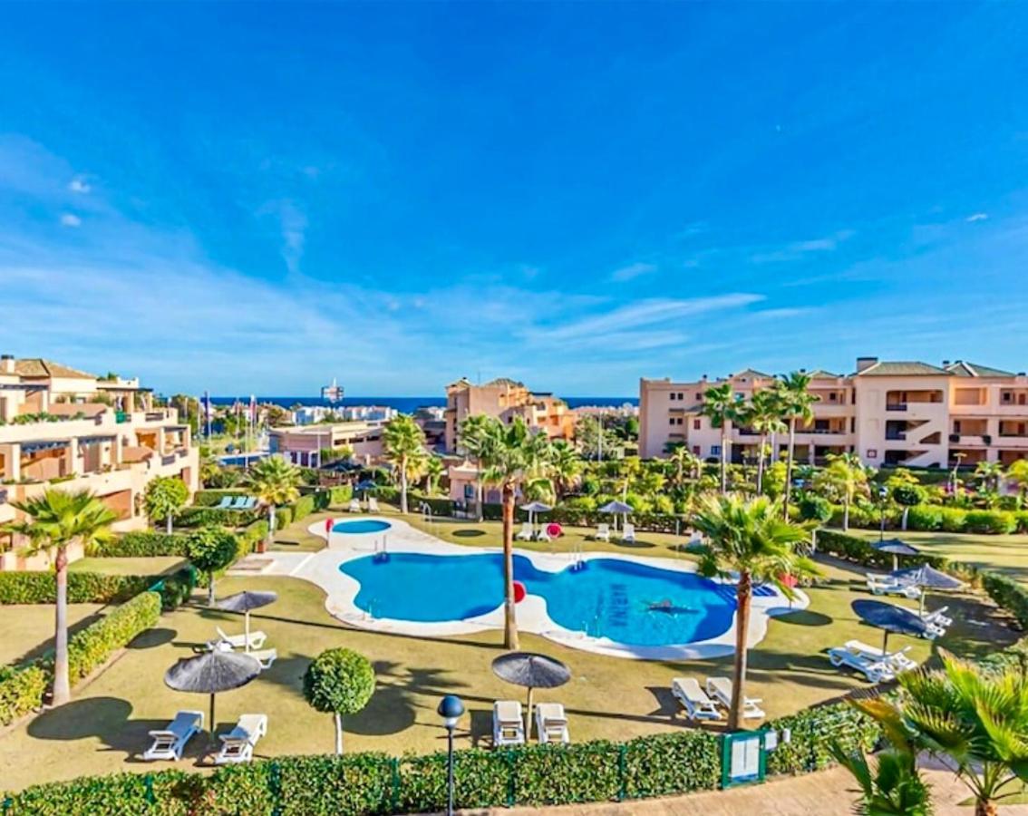 Casares Beach Golf Apartment With Private Garden Direct Pool Access Zewnętrze zdjęcie