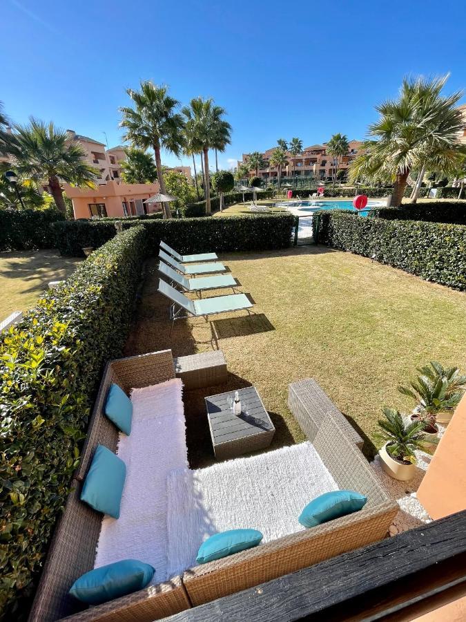 Casares Beach Golf Apartment With Private Garden Direct Pool Access Zewnętrze zdjęcie