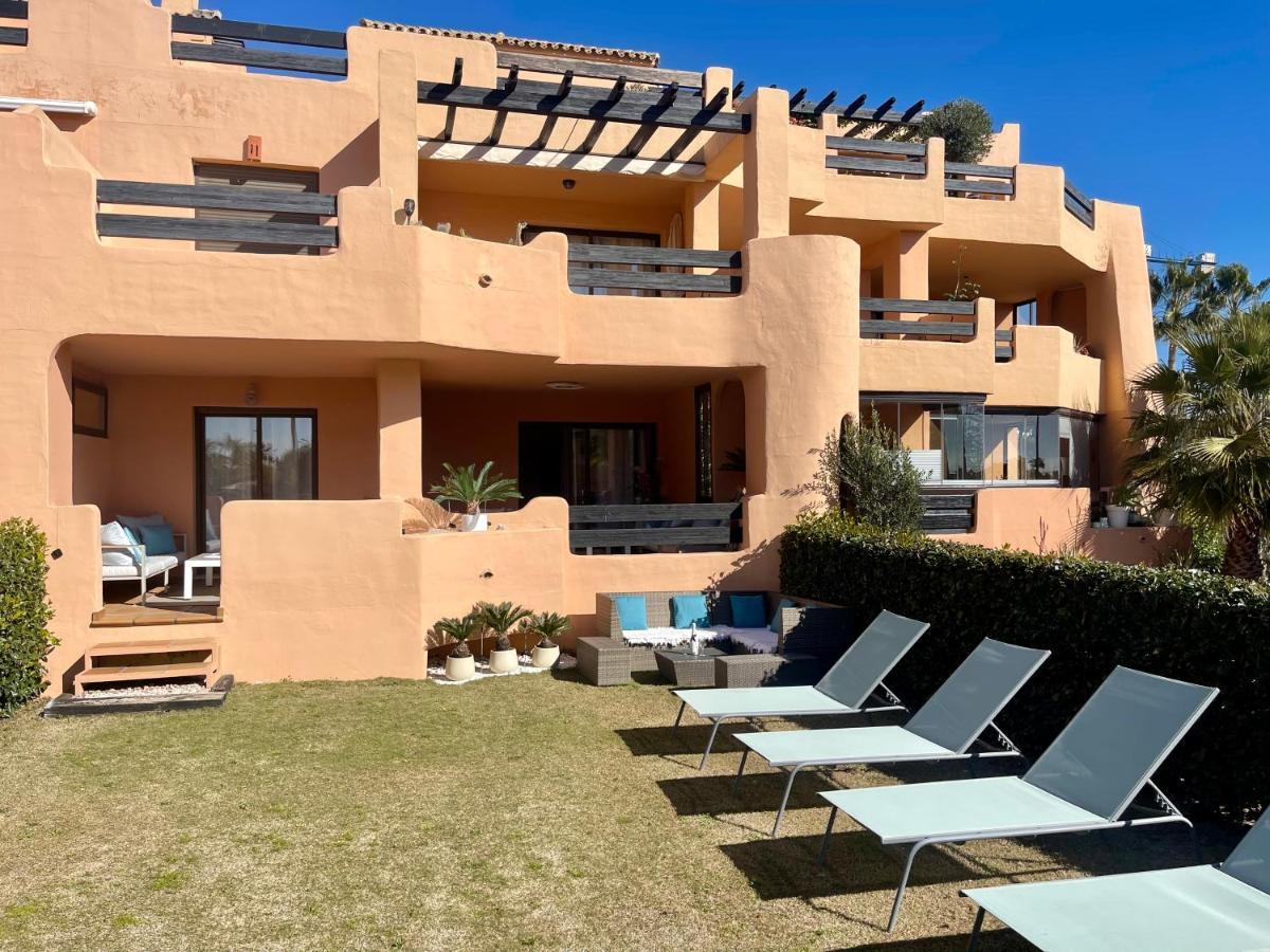 Casares Beach Golf Apartment With Private Garden Direct Pool Access Zewnętrze zdjęcie