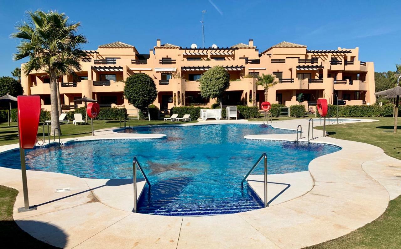 Casares Beach Golf Apartment With Private Garden Direct Pool Access Zewnętrze zdjęcie